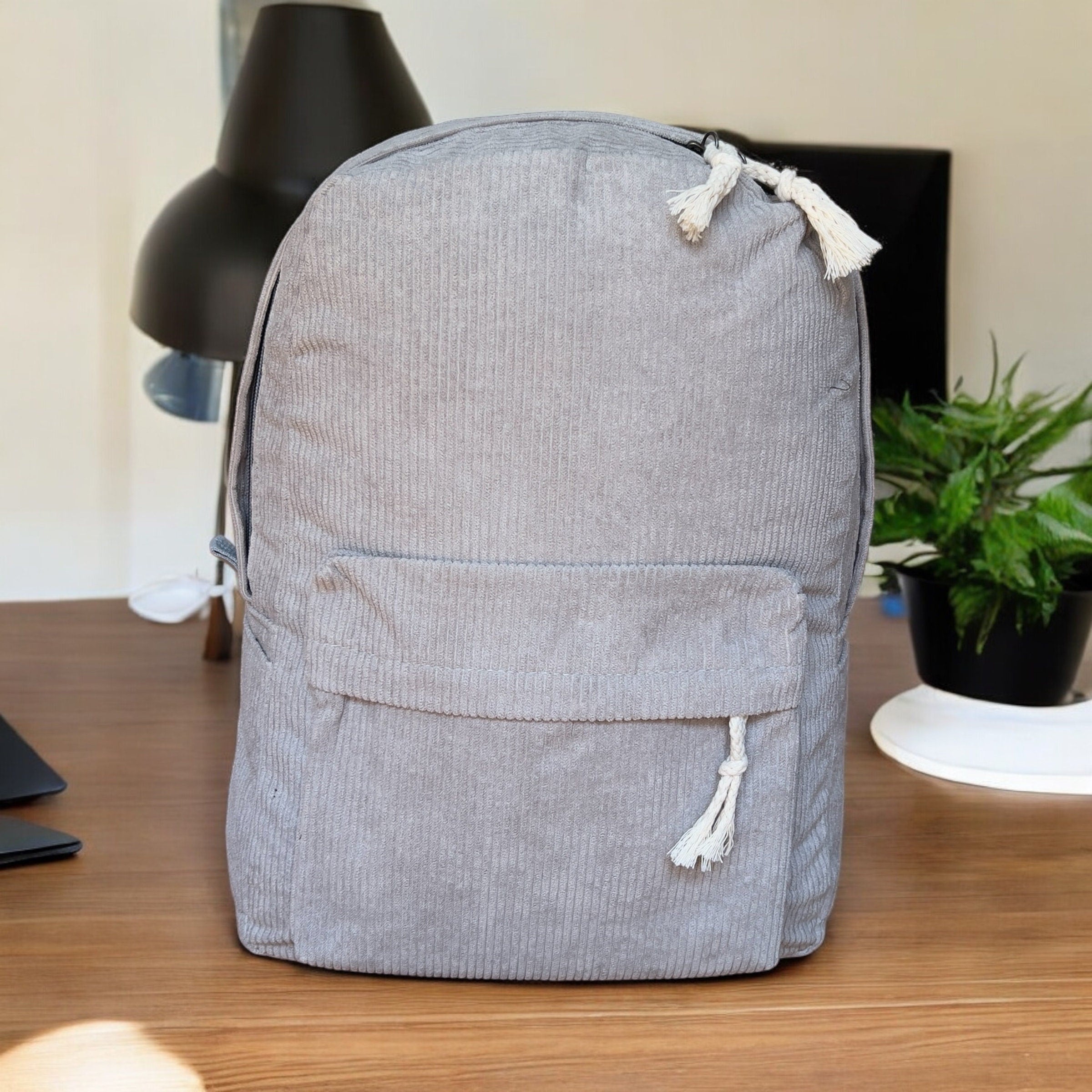 Sac à Dos Personnalisé avec Broderie pour Enfants – Velours Doux & Couleurs Tendres