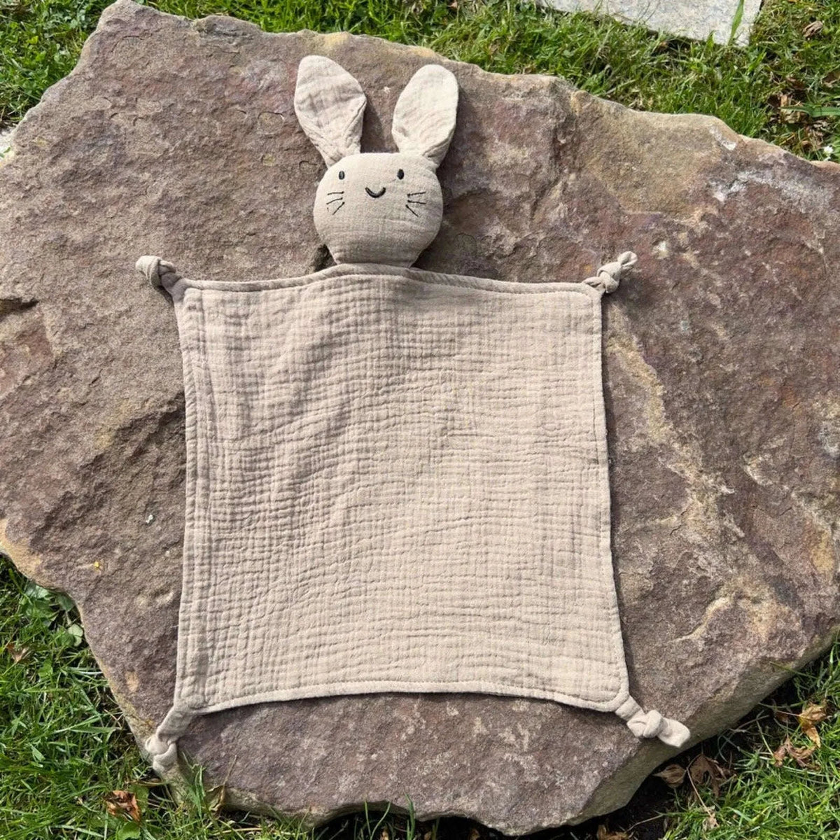 Doudou lapin personnalisé en coton coloris écru