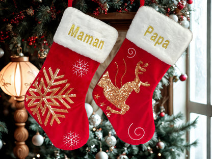 Chaussette de Noël personnalisée avec prénom collé (doré ou argenté). Deux motifs disponibles : Flocon de neige ou Cerf. Cadeau unique et festif pour Noël.
